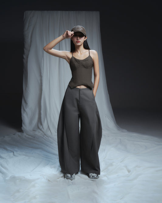 Korean-inspired minimalist grey trousers – lifestyle outfit