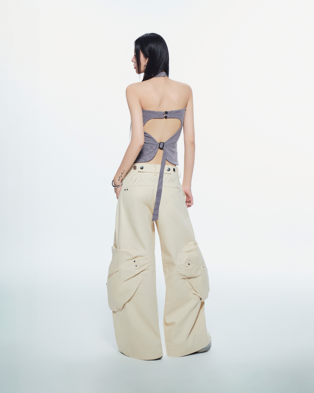 Korean-inspired charcoal grey tailored pants – styled outfit look