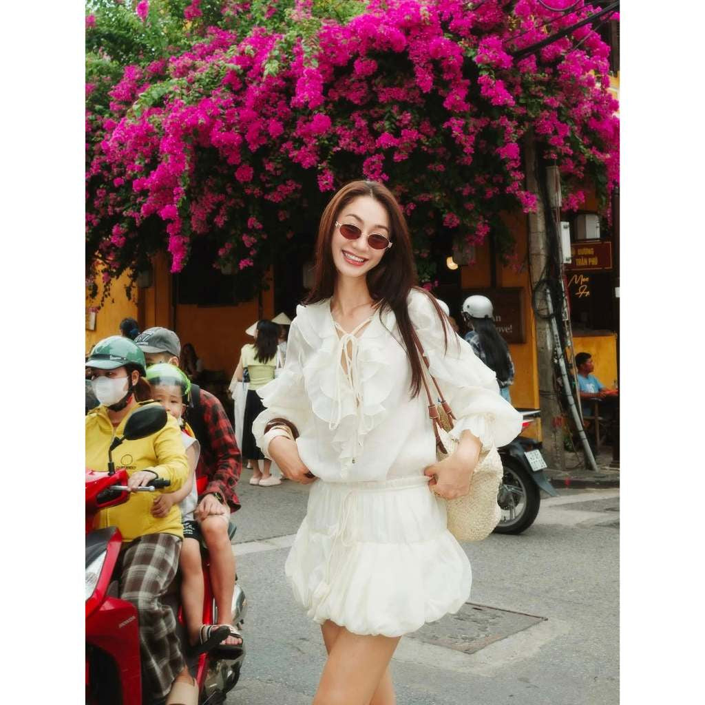 Como Lace Blouse