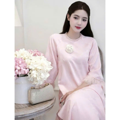 Chu Linh Ao Dai
