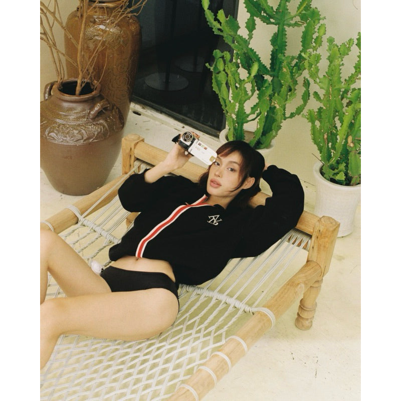 Tri-Color Zipped Knit Jacket