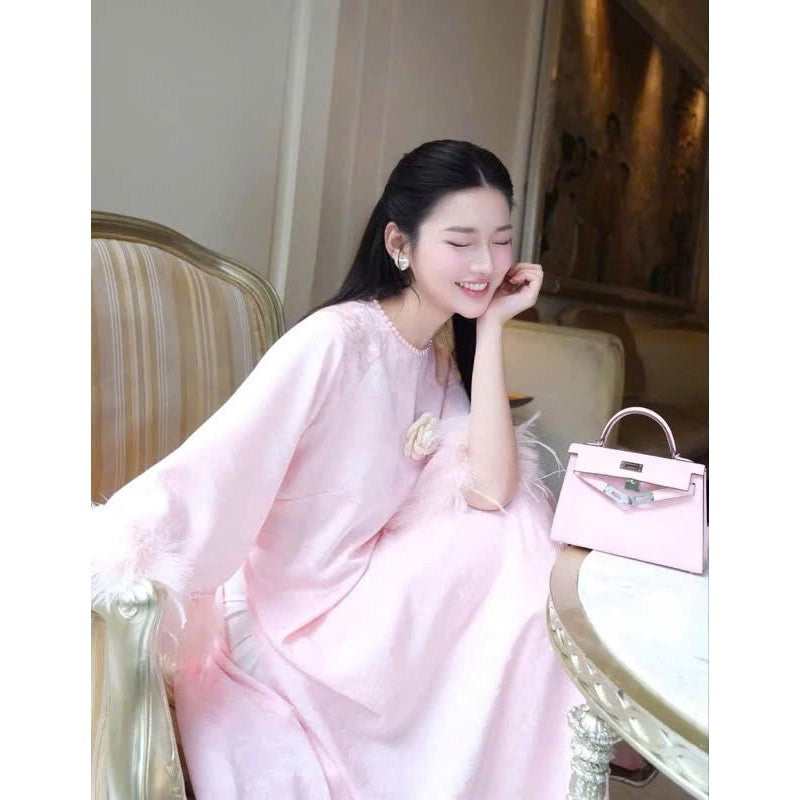 Chu Linh Ao Dai