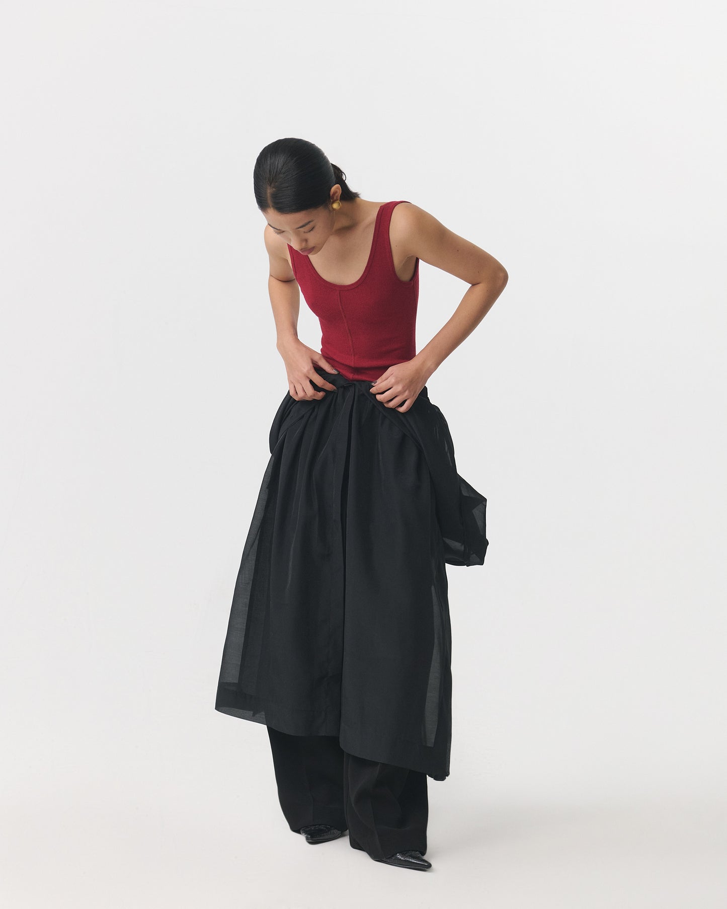 Minimalist tank top with ultra-stretch fabric