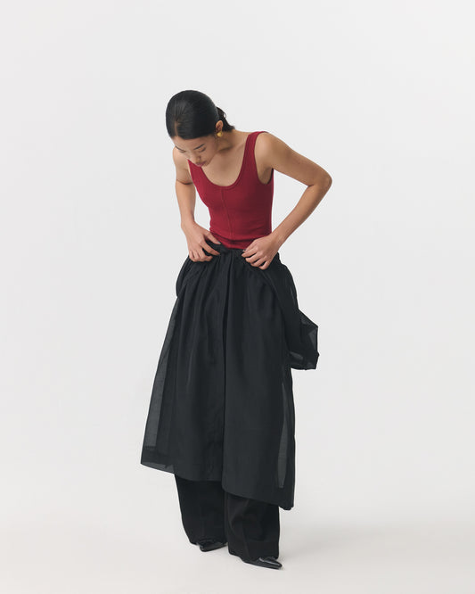 Minimalist tank top with ultra-stretch fabric