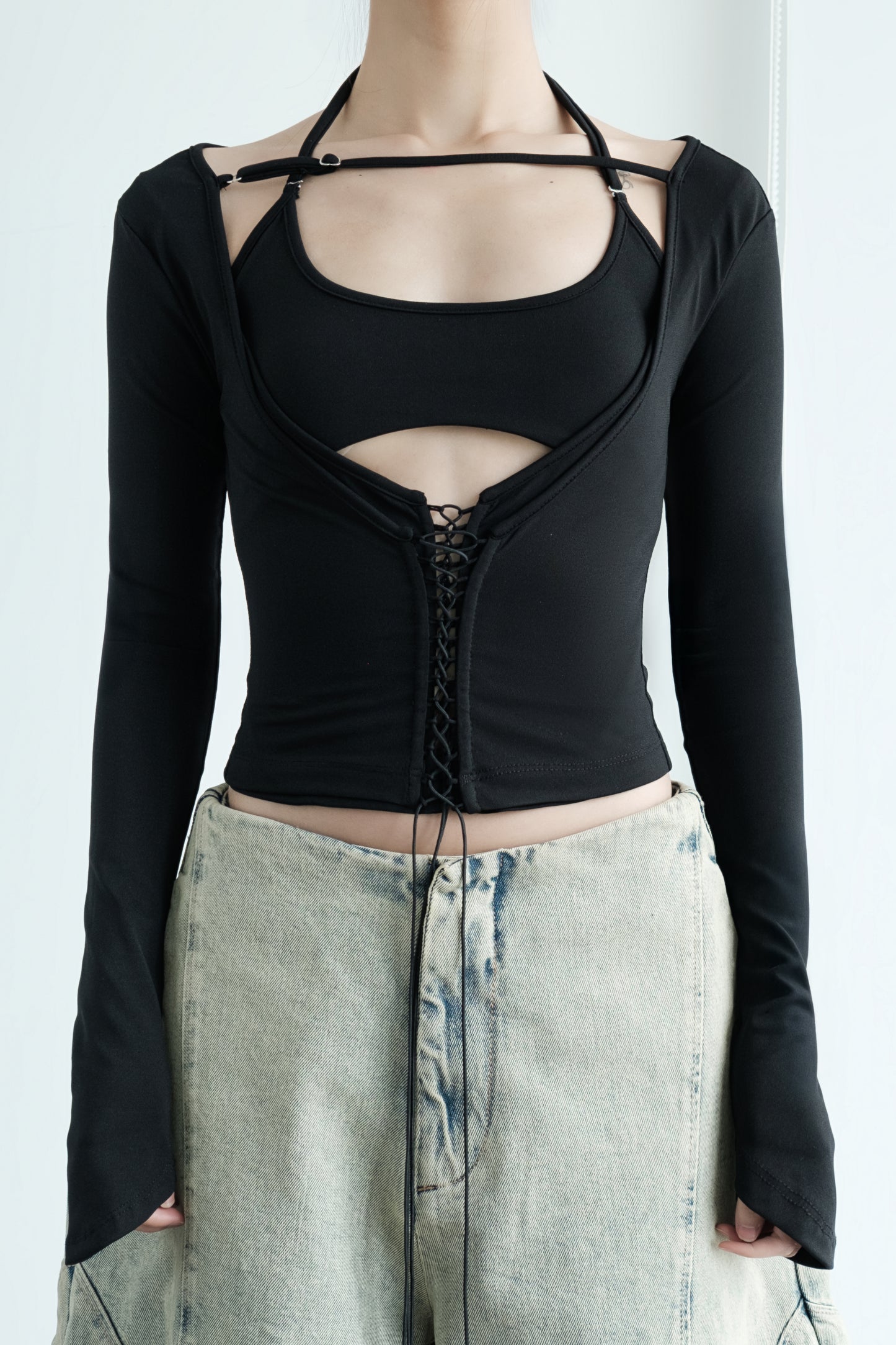 Sweetheart neckline knit top – feminine silhouette