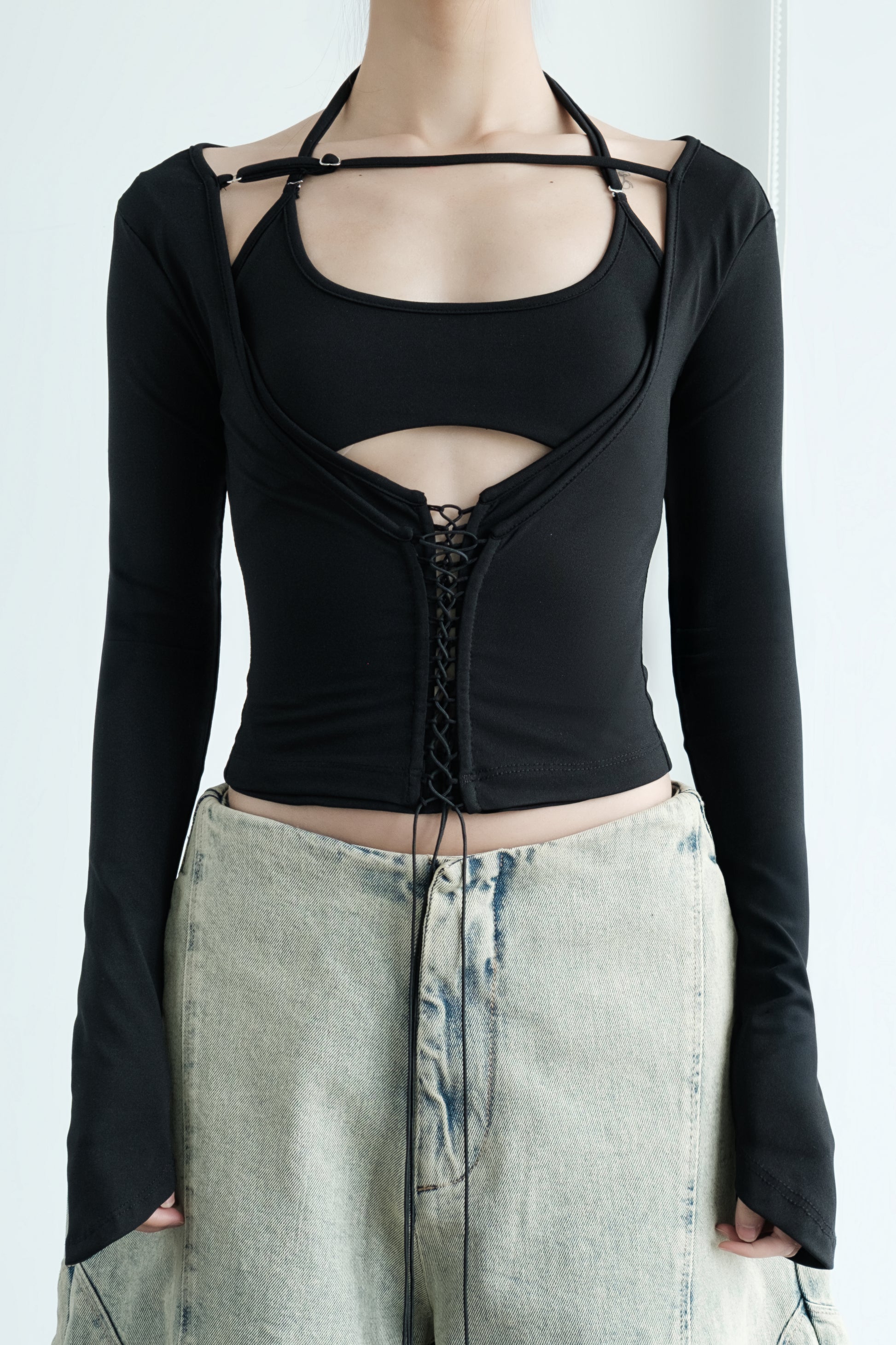 Sweetheart neckline knit top – feminine silhouette