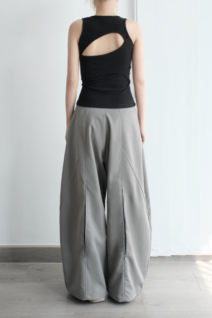 Side view of minimalist black tank – Bunnyhill outfit