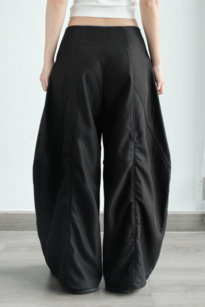 Mid-rise straight-leg black trousers – Bunnyhill Concept