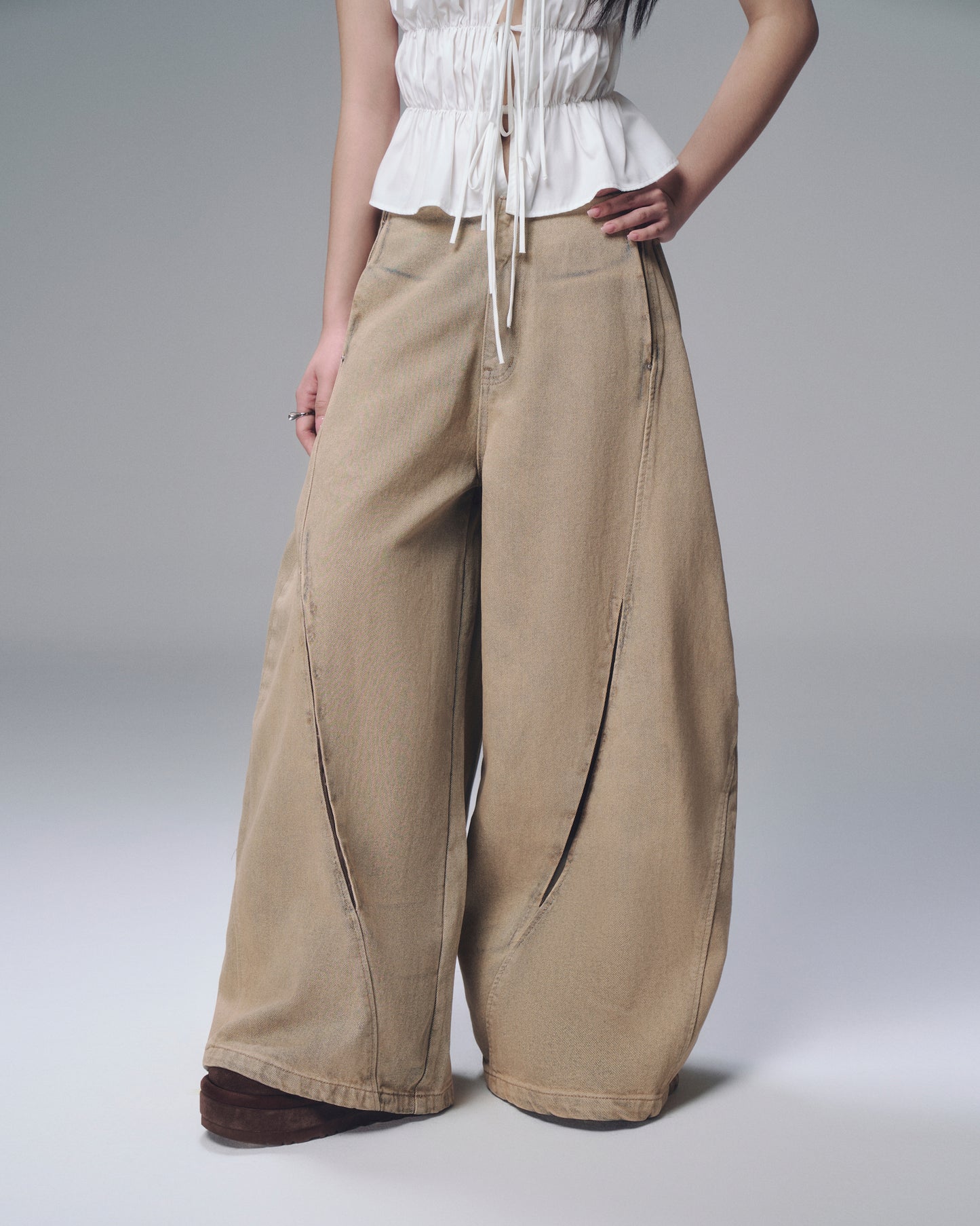Mid-rise straight-leg denim trousers – Bunnyhill Concept