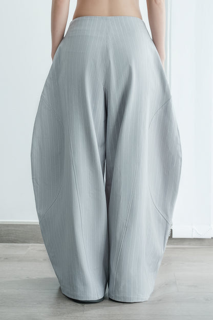 Bunnyhill Concept high-waisted striped trousers – side angle