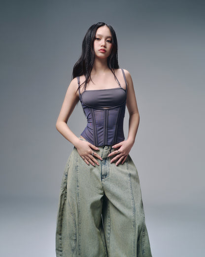 Slim-fit layering mesh top – side angle