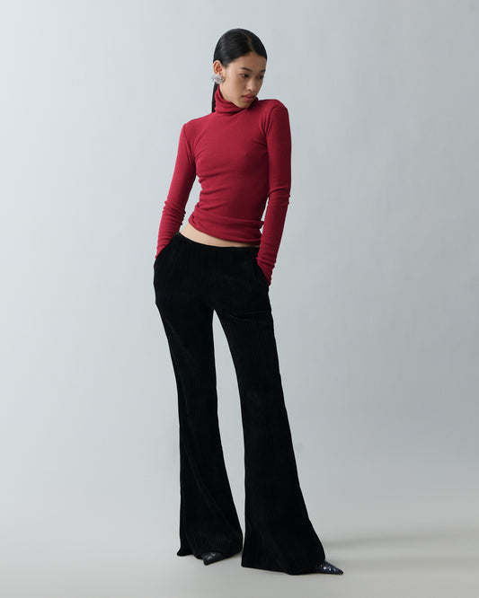 Full-length sleeve red knit top