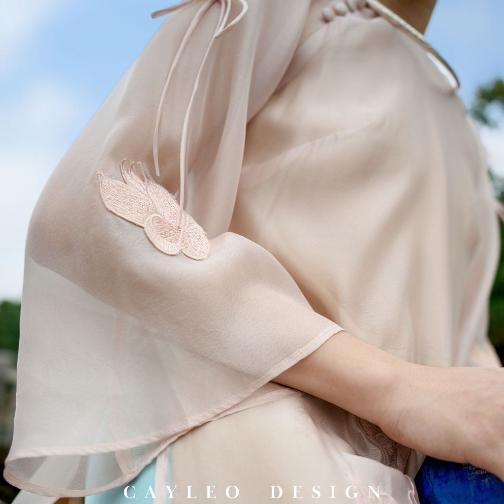 Hong Hy Ao Dai