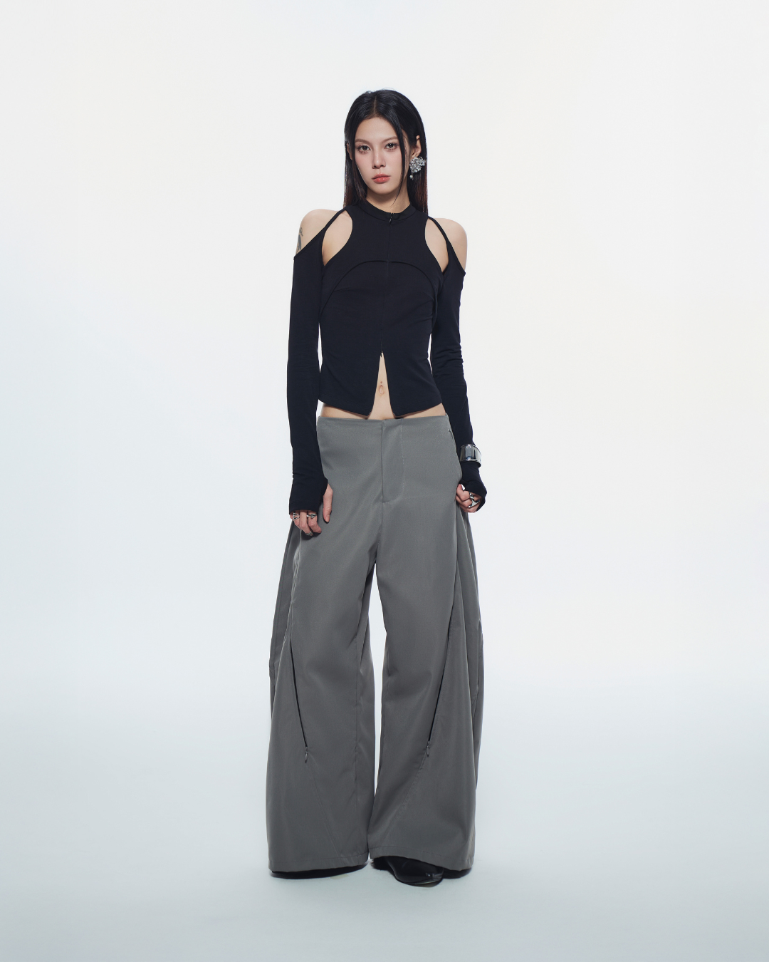Side profile of black fitted top – Bunnyhill outfit styling