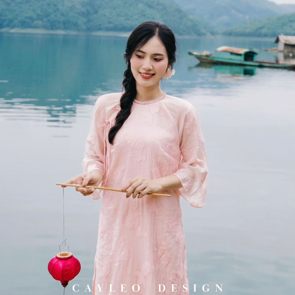 Uyen Ninh Ao Dai