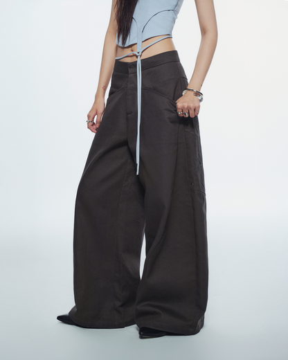 Side view of structured black trousers – Bunnyhill